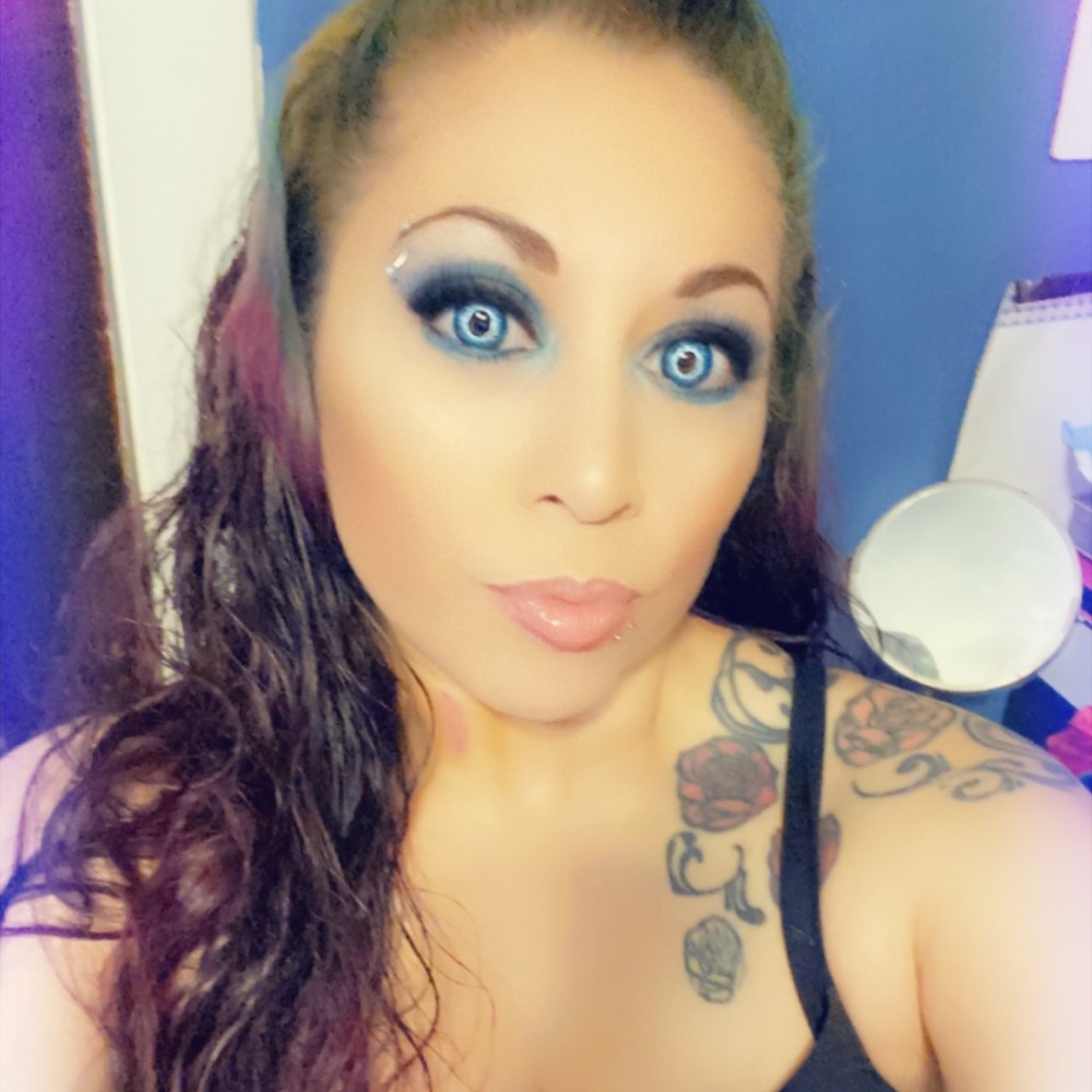 Meet your Posher, Corina